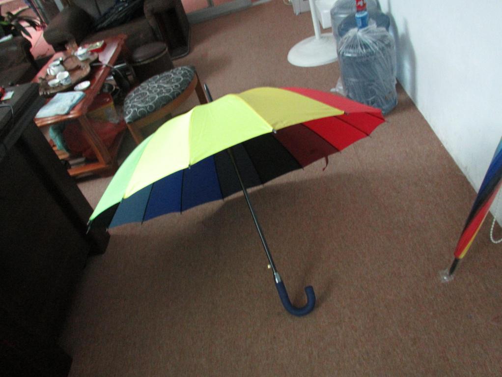 彩虹傘,廣告?zhèn)?廣告雨傘,南寧廣告雨傘定做批發(fā),價格實惠