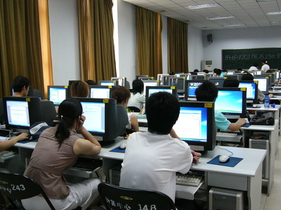 煉實(shí)踐技能，育綜合素養(yǎng) 軟件學(xué)院05級(jí)學(xué)生第二學(xué)期實(shí)訓(xùn)周全面啟動(dòng)